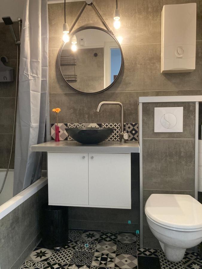 Living At Saarpartments -Adults Only- 2 Bedroom, Netflix - Business & Holiday Apartments For Long- And Short Term Stay, 3 Min To Train Station, Secure E-Bike Parking! ساربروكن المظهر الخارجي الصورة
