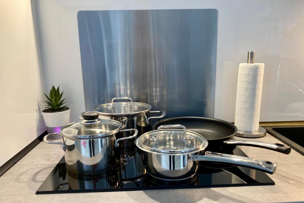 Living At Saarpartments -Adults Only- 2 Bedroom, Netflix - Business & Holiday Apartments For Long- And Short Term Stay, 3 Min To Train Station, Secure E-Bike Parking! ساربروكن المظهر الخارجي الصورة